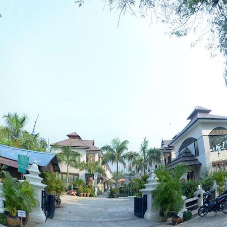 โรงแรมชเว ตอง ตัน - เลก วิว โมนยวา ภายนอก รูปภาพ