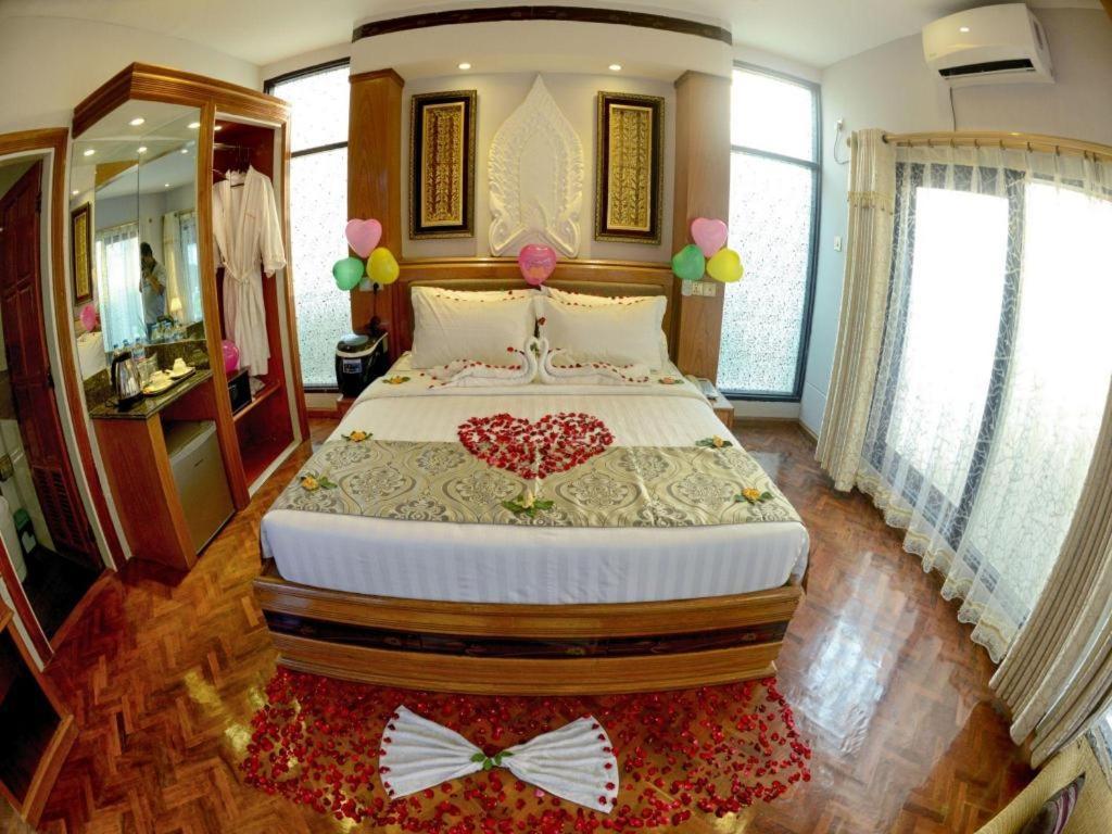 โรงแรมชเว ตอง ตัน - เลก วิว โมนยวา ภายนอก รูปภาพ